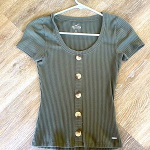 Small buttoned shirt from hollister